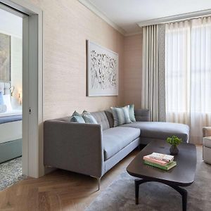 Otto Suite Carnegie Suite